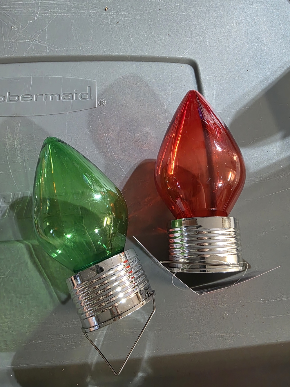 Green and Red Vintage-Style Bulb Set Solar Lights